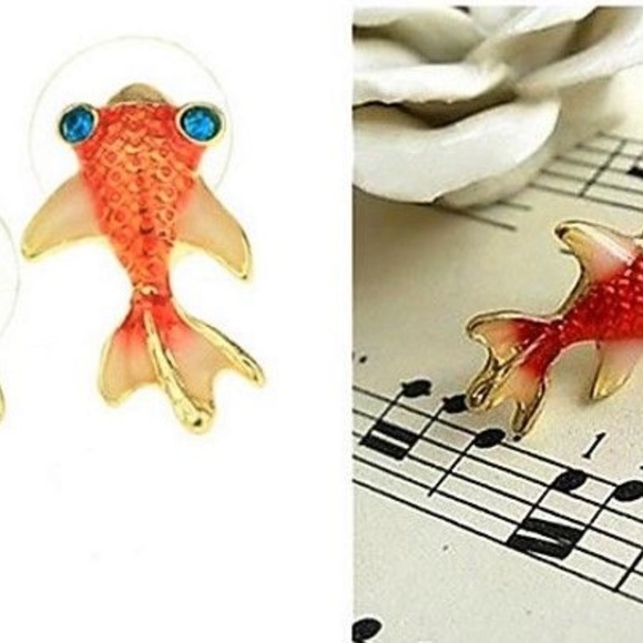 Dainty Goldfish Stud Earrings Blue Crystal Eyes - Picture 2 of 2
